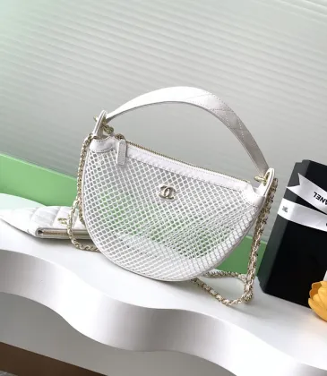 CHANEL Clutch with chain - Mesh, shiny lambskin &amp; gold-tone metal #A49785