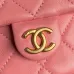 20Chanel Mochila, Piel de cordero efecto brillo y metal dorado #A49155