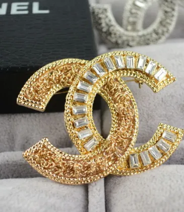 Chanel brooches #9127625
