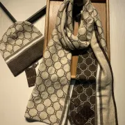 Gucci Wool knitted Scarf and cap #999909604