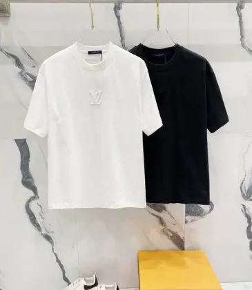 Louis Vuitton T-Shirts for AAAA Louis Vuitton T-Shirts Pure black Pure white #A46765