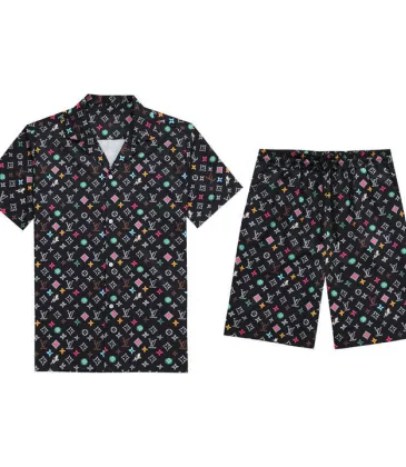 Louis Vuitton tracksuits for Louis Vuitton short tracksuits for men #A50008