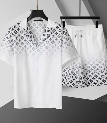 Louis Vuitton tracksuits for Louis Vuitton short tracksuits for men #A51297