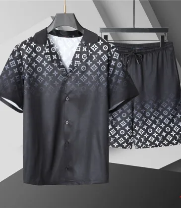 Louis Vuitton tracksuits for Louis Vuitton short tracksuits for men #A51299