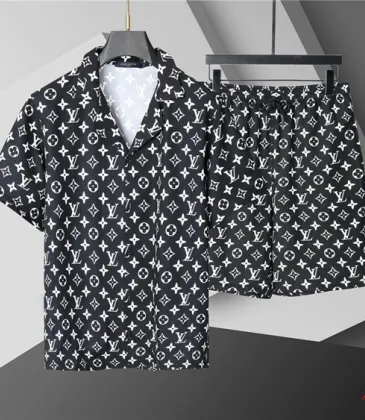 Louis Vuitton tracksuits for Louis Vuitton short tracksuits for men #A51300