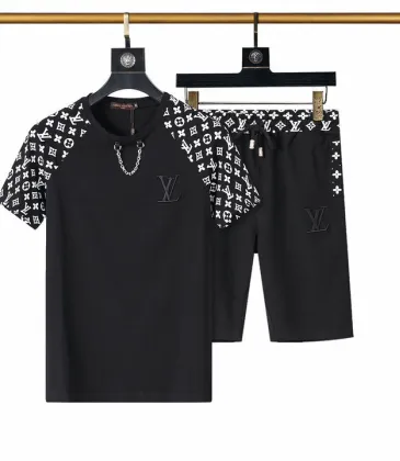 Louis Vuitton tracksuits for Louis Vuitton short tracksuits for men #A51964