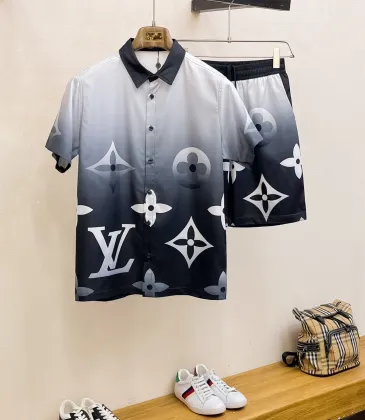Louis Vuitton tracksuits for Louis Vuitton short tracksuits for men #A52222