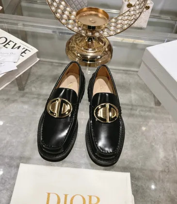 Dior Shoes for Women's Sneakers #A32774