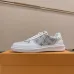 9Louis Vuitton Shoes for Men's Louis Vuitton Sneakers #999921281
