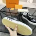 9Louis Vuitton Shoes for Men's Louis Vuitton Sneakers #999928135
