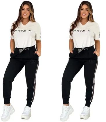 Louis Vuitton Fashion Tracksuits for Women #A51029