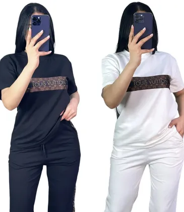 Louis Vuitton Fashion Tracksuits for Women #A51031