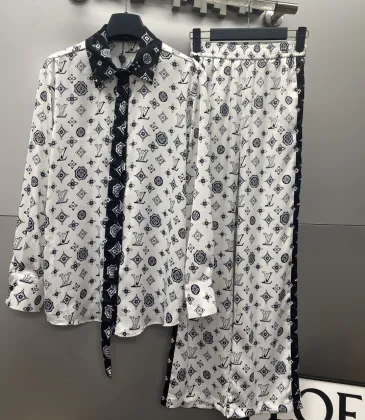 Louis Vuitton Fashion Tracksuits for Women #A51126