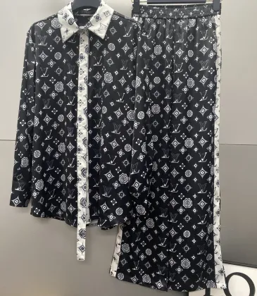 Louis Vuitton Fashion Tracksuits for Women #A51127